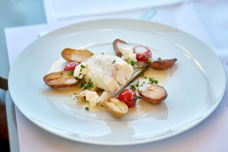 Lucerne: Lake Lucerne 1st Class Cruise with Gourmet Lunch - Views from your table: how to get the best experience