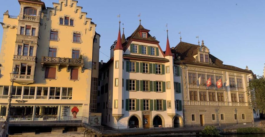 Lucerne: Smartphone walking tour - cool Lucerne old town - Your Virtual Guide: Silvan’s Stories, Video, and Text