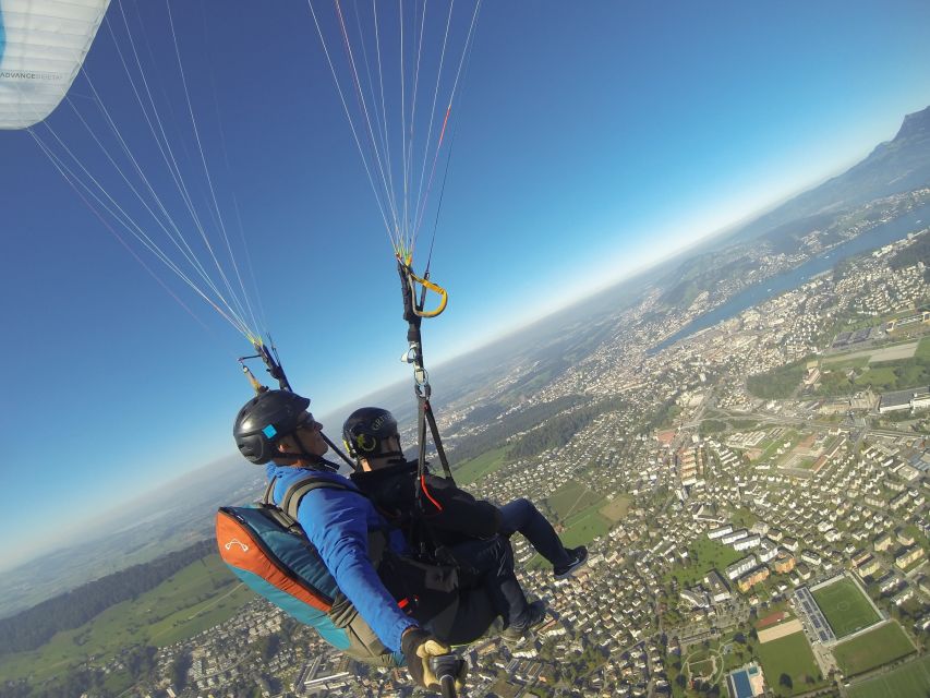 Lucerne: Tandem-Paragliding Flight - Where You Meet Your Pilot: Lucerne vs. Stans