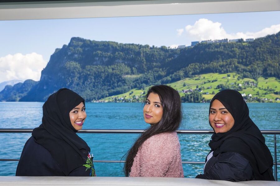 Lucerne: Walking and Boat Tour with Cheese & Wine Tasting - Reuss River to Lake Lucerne: The Walk-to-Boat Transition