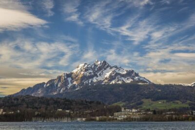 Walking and Boat Tour with Cheese & Wine Tasting