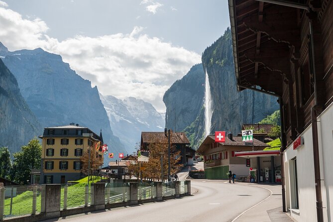 Mountain Majesty: Small Group Tour to Lauterbrunnen and Mürren - How guides can change the whole feel of the day