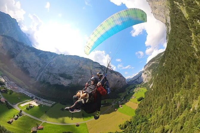 Mürren Lauterbrunnen: Paragliding Panorama Tandem Flights - Eiger, Mönch, Jungfrau in Front, and the Real Meaning of “Between the Walls”