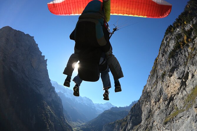 Mürren: Paragliding over the Lauterbrunnen Valley - The Takeoff Run and The Moment You Leave the Slope