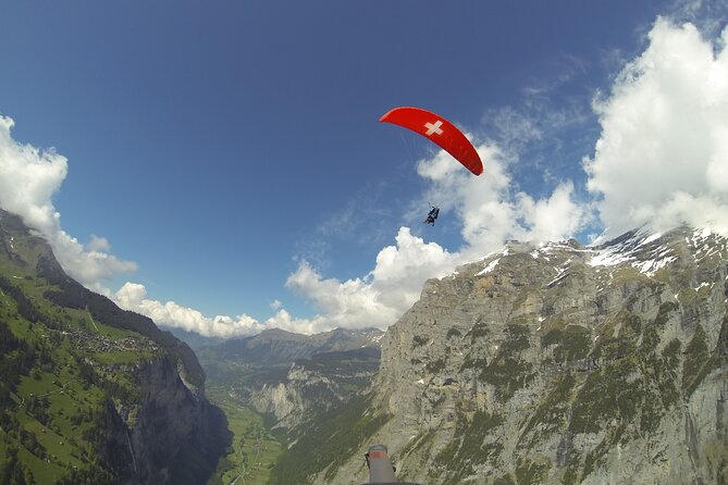 Mürren: Paragliding over the Lauterbrunnen Valley - Lauterbrunnen From Above: Waterfalls, the U-Valley, and Mürrenbach