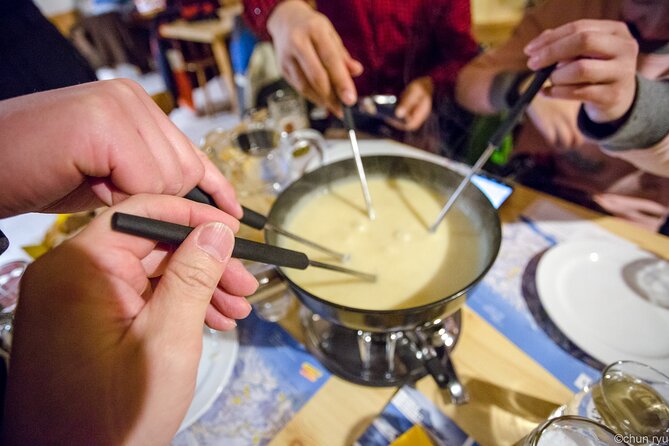 Night Sledding with Fondue - Group size, guides, and how the pace feels
