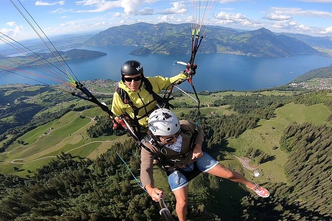 Paragliding Tandem in Switzerland - From Brunni to the Sky: What Makes This Tandem Flight Worth It