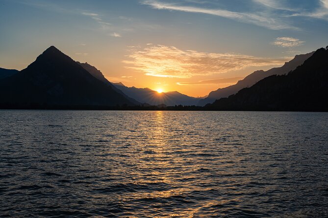 Phototour Private Photoshoot in Interlaken & Lake Brienz and Thun - Clothing, Posing, and How to Get Photos That Look Like You