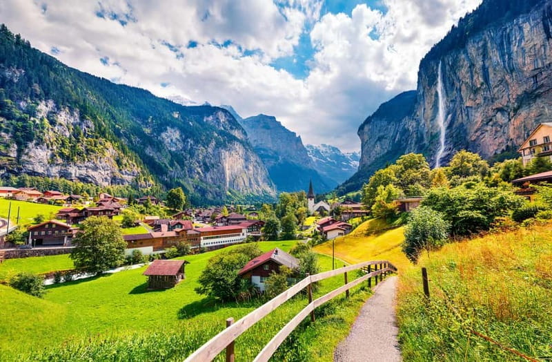 Private all day driver: Interlaken>Lauterbrunnen,Grindelwald - The smooth start in Interlaken, pickup that prevents the first headache