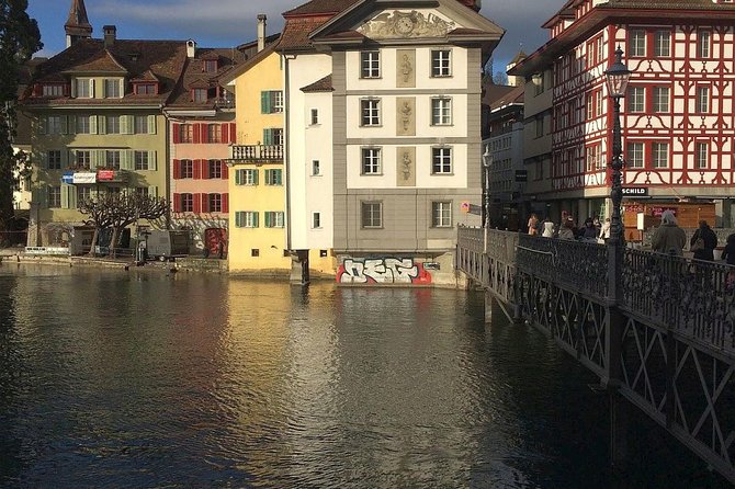 Private Classic Lucerne City Walk - Reussbrücke and the River Angles That People Skip