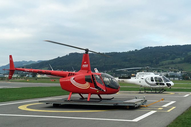 Private helicopter tour to Jura and Seeland - a beautiful sightseeing flight - Chasseral Pass and the Jura high point with the antenna