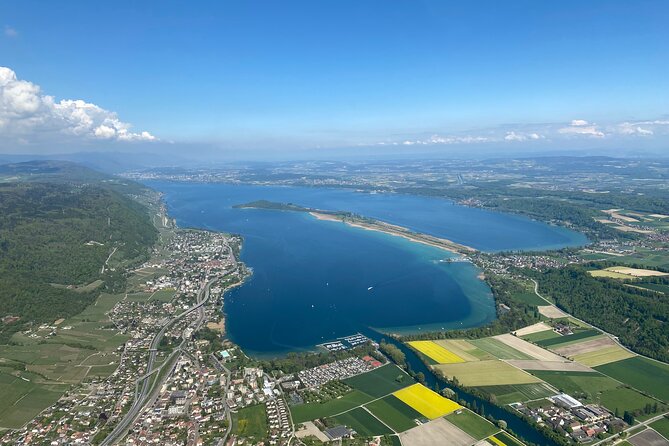 Private helicopter tour to Jura and Seeland - a beautiful sightseeing flight - From Bern-Belp: first views of the Swiss capital from above