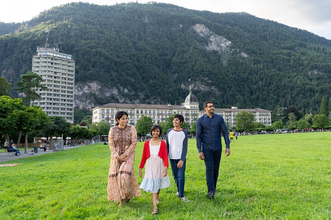 Private Photoshoot in Interlaken and Lake Thun - Photo Delivery: 120+ High-Resolution Images via Dropbox Link