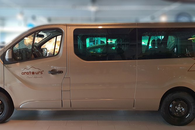 Private transfer from Lucerne to Zurich Airport - Drivers, Communication, and the 24/7 Safety Net