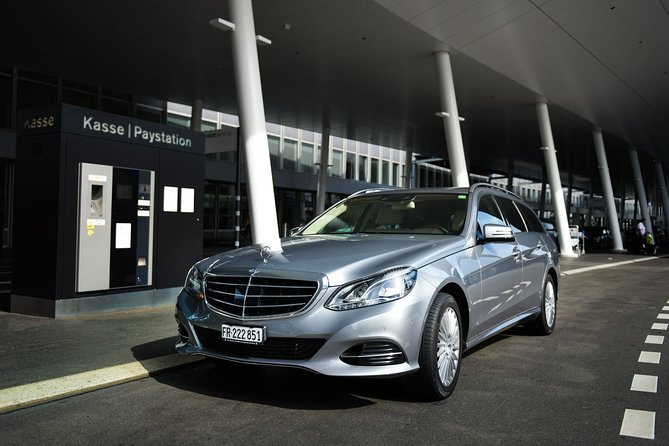 Private transfer from Zurich City to Zurich Airport - The Ride Itself: Comfort, Wi-Fi, and Flight Monitoring