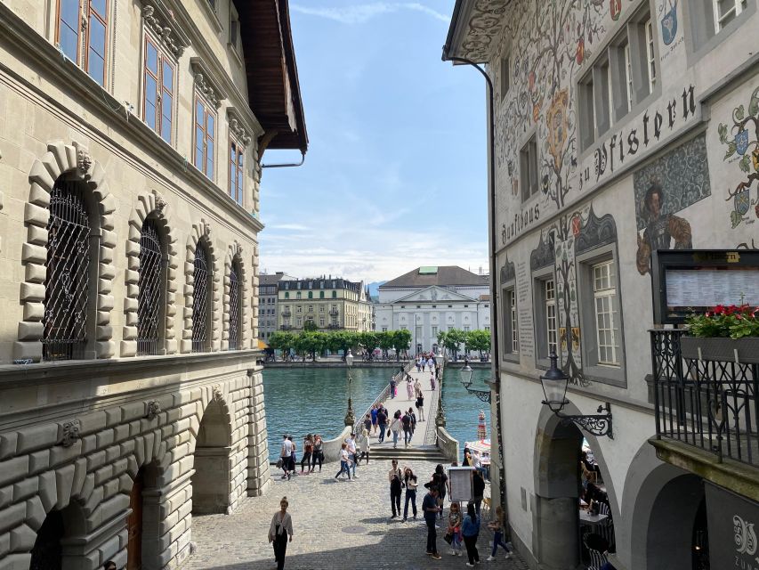 Revealing Lucerne: Self-Guided Reading City Tour - How the Link-Based Guide Keeps You Oriented (Without a Live Guide)
