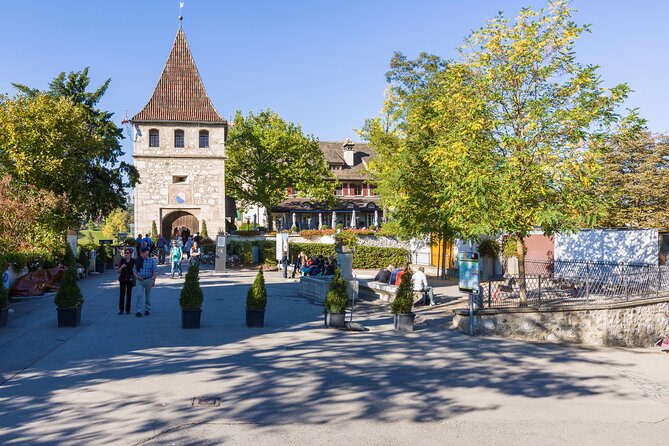 Rhine Falls Coach Tour incl. entry tickets from Zurich - Schaffhausen and Munot Fortress: the circular 16th-century photo stop