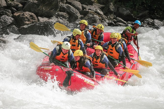 River Rafting Lütschine in Bernese Oberland - On the water: continuous class III-IV rapids to Lake of Brienz