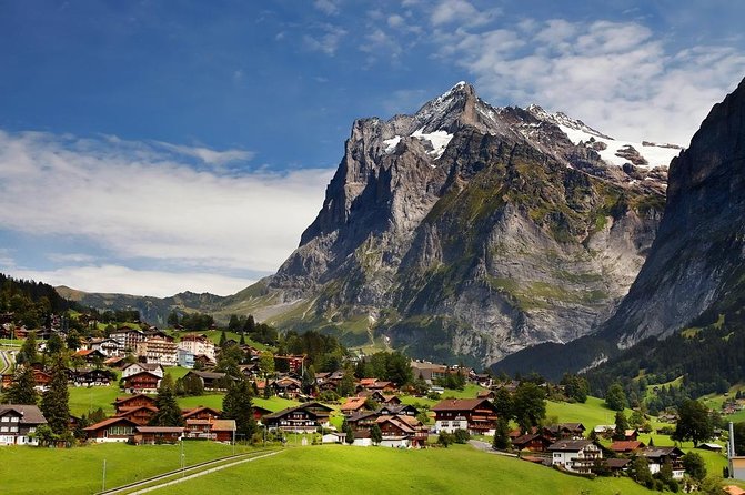 Swiss Alps: Interlaken and Grindelwald Day Trip from Zurich - Zurich to Interlaken by Deluxe Coach, With the Views Doing the Talking