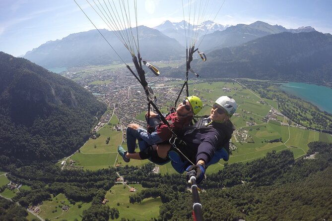 Tandem Paragliding Experience from Interlaken - The aerial itinerary: Thunersee, Lake Brienz, Jungfrau, Harder Kulm, Hohematte Park