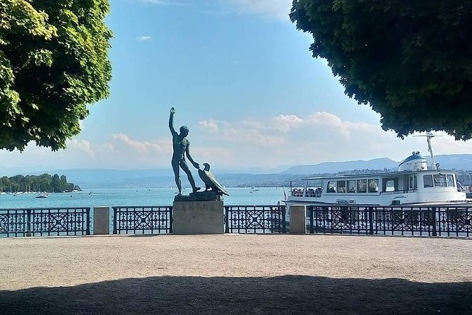 The Best of Zurich Including Panoramic Views in a Small Group Walking Tour - Old Town core: Bahnhofstrasse, Paradeplatz, and Limmatquai