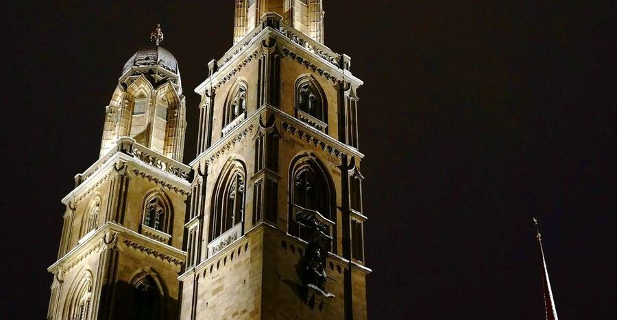 The Dark Side of Zurich: Self-Guided Audio City Tour - How the audio guide moves you from story to street to stop