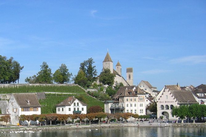 The Great Tour of Zurich by Bus and Boat - The coach ride setup: WiFi, air-conditioning, and what to watch for