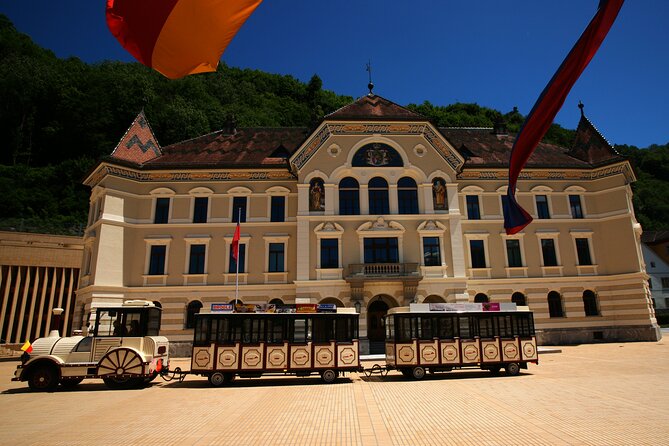 Tour Städtle Tour - Herawingert vineyard: 4 hectares, princely ownership, and classic grapes