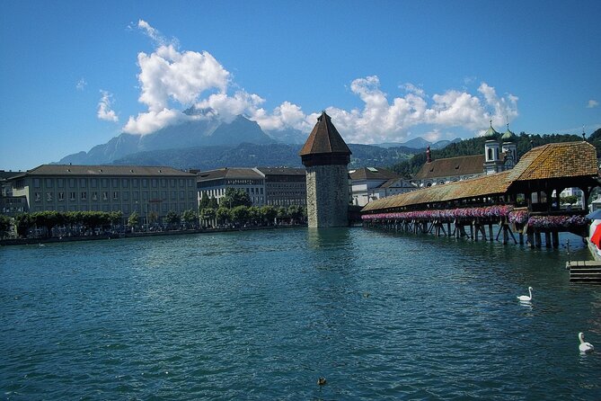 Touristic highlights of Lucerne on a Private half day tour with a local - Using a local guide well, not just listening in the moment