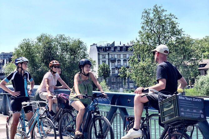 Urban Bike Tour Zurich - Kasernenareal: Old Barracks Turned Into a Calm City Pause