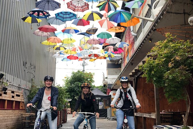 Urban Bike Tour Zurich - The New District by the Main Train Station: Shops, Food, and Modern Zurich