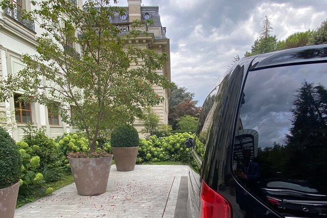 ZRH Zurich Airport to Zurich City Private Transfer–Winter Special - What You Get Once You’re In the Car: Comfort Plus Actual Useful Extras