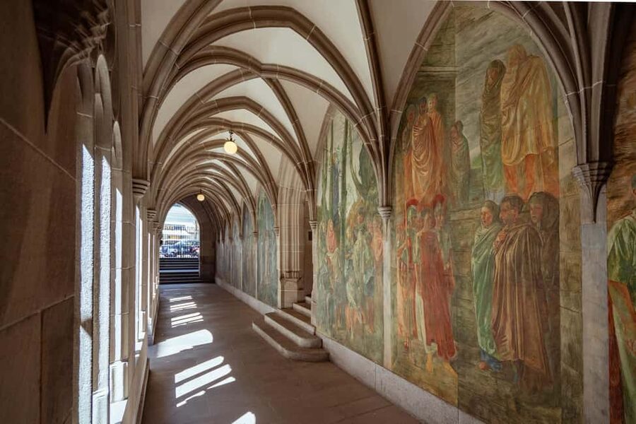 Zurich: 360° city walk including hidden spots - Key things to look forward to