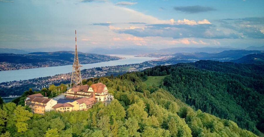 Zurich: Audio Guided City Tour and Train to “Top of Zurich” - The 2-Hour Panorama Bus Tour: Bahnhofstrasse to the Lake