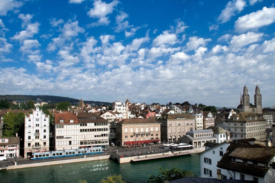 Zurich: City Bus Tour with Audio Guide and Lake Cruise - The Handoff Moment: When the Boat Timing Can Change Your Day