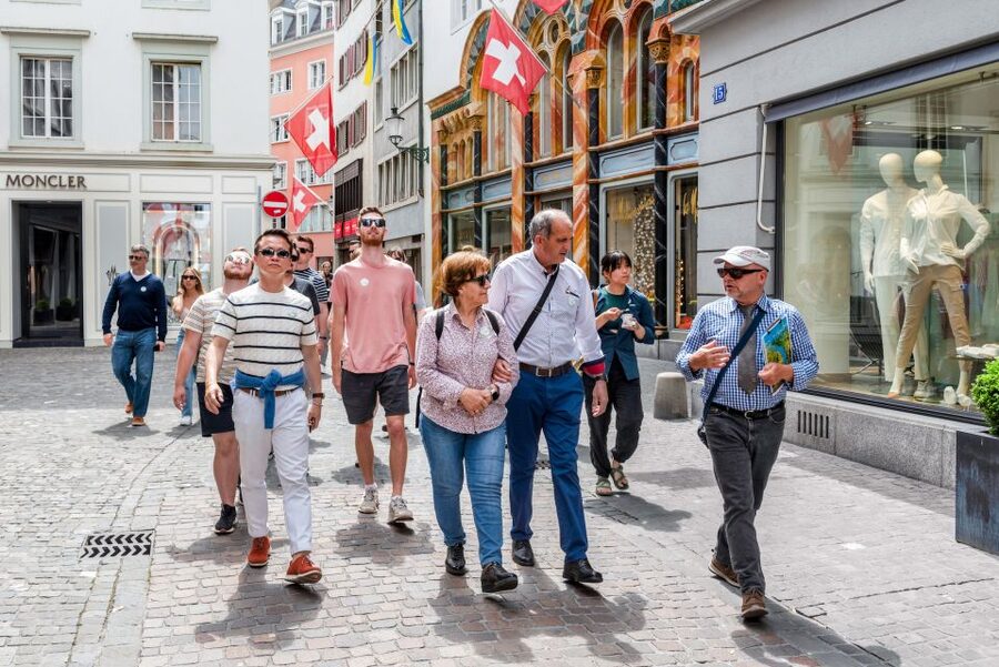 Zurich: City Highlights Tour by Bus, Cable Car, and Ferry - The Coach Stretch: University Quarter, Zürichberg, and City Views From the Road
