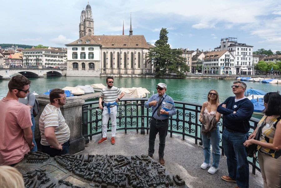 Zurich: City Highlights Tour by Bus, Cable Car, and Ferry - Adliswil and the Cable Car to Felsenegg: Alps Views, Fresh Air, and the Best Photo Time