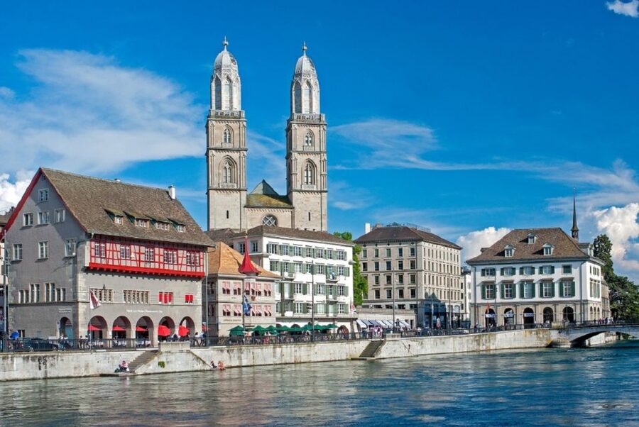 Zurich: City Sightseeing Tour with Lake Cruise - Why this bus plus boat combo works for first-time Zurich