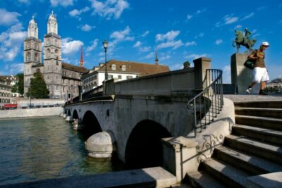 City Top Attractions Tour by Bus with Audio Guide