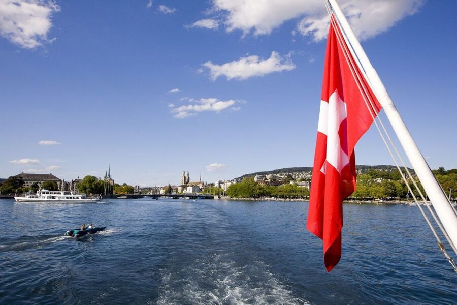 Zurich: City Tour, Cruise, and Lindt Home of Chocolate Visit - Lindt Home of Chocolate: Audio Tour, Tallest Fountain, and Unlimited Tastings