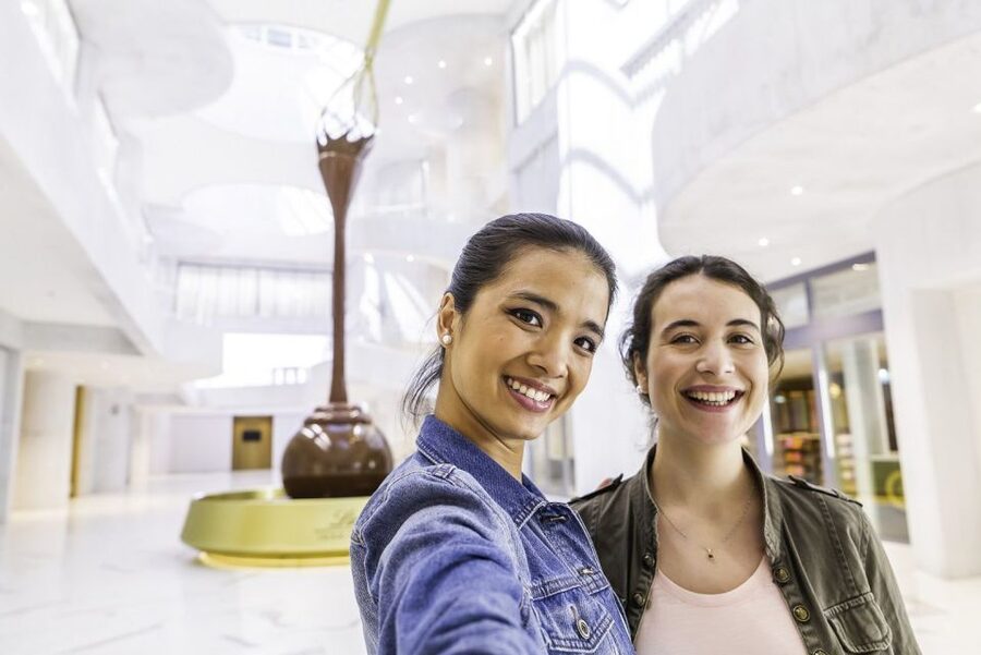 Zurich: City Tour, Cruise, and Lindt Home of Chocolate Visit - Zürichberg to the Alps: What the Bus Drive Is Really For
