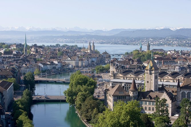 Zurich City Tour with Audio Commentary - The Audio Reality: GPS Timing, Pre-Recorded Commentary, and Traffic