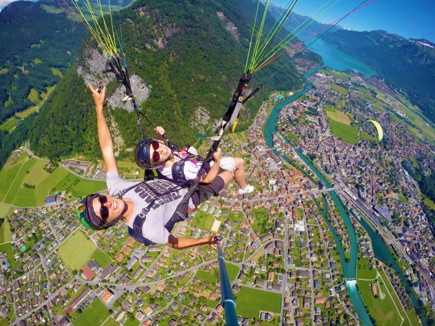Zurich: Day trip to Interlaken incl. tandem paragliding - The 3-minute walk to launch, then flying up at 3,454 meters