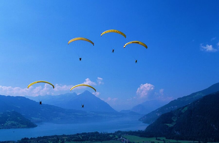 Zurich: Day trip to Interlaken incl. tandem paragliding - FAQ