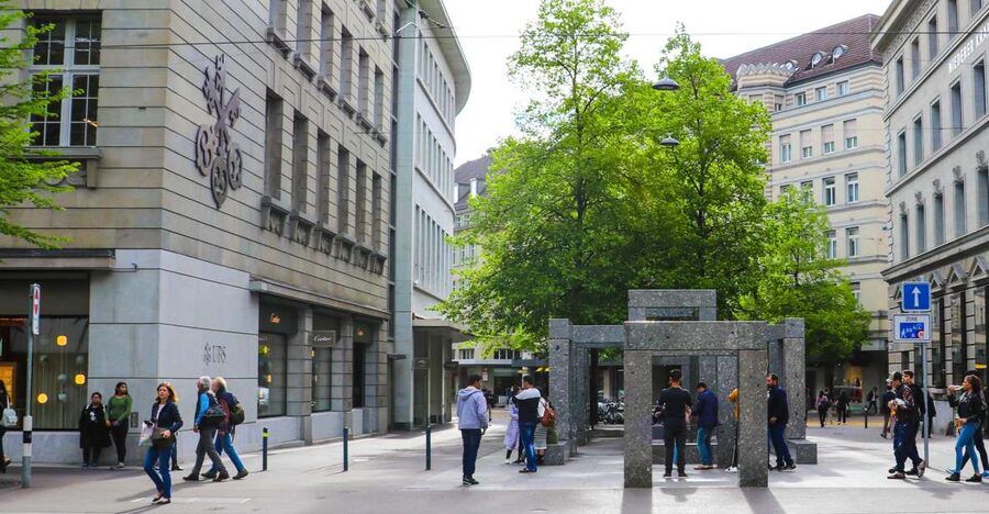 Zurich: Exclusive Swiss Banking Tour with a Local - Bahnhofstrasse: the grand shopping street that used to play a banking role