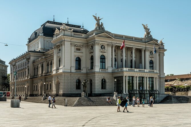 Zurich Highlights City Tour with Optional FIFA Museum Ticket - Old Town Altstadt Walk: Guild Houses, St Peter’s Clock, and Fraumünster