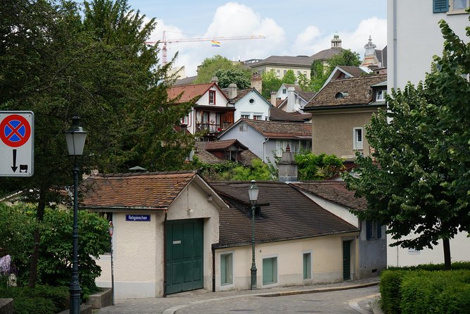 Zürich Historic District Tour - Stop by stop: your Zurich story in nine parts