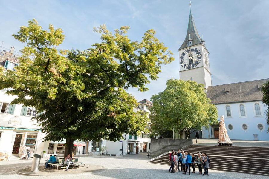 Zurich: Open Top Bus Sightseeing Tour with Optional Cruise - Rotes Schloss and Fraumünster, Architecture You Can Recognize Later