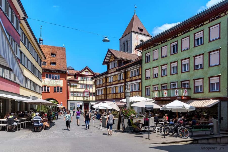 Zurich Open-top Tour and Chocolate and Cheese Countryside - Maestrani’s Chocolarium: What You Get in 75 Minutes