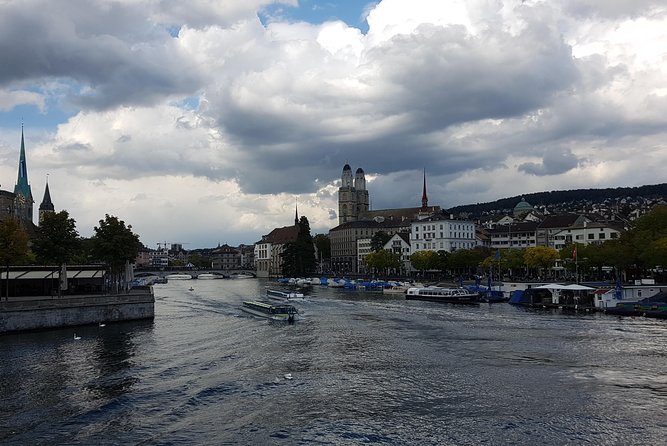 Zürich Private Walking Half-Day Trip with optional Lake Cruise - Lindenhof Hill and Niederdorf: the medieval Zurich you can actually feel